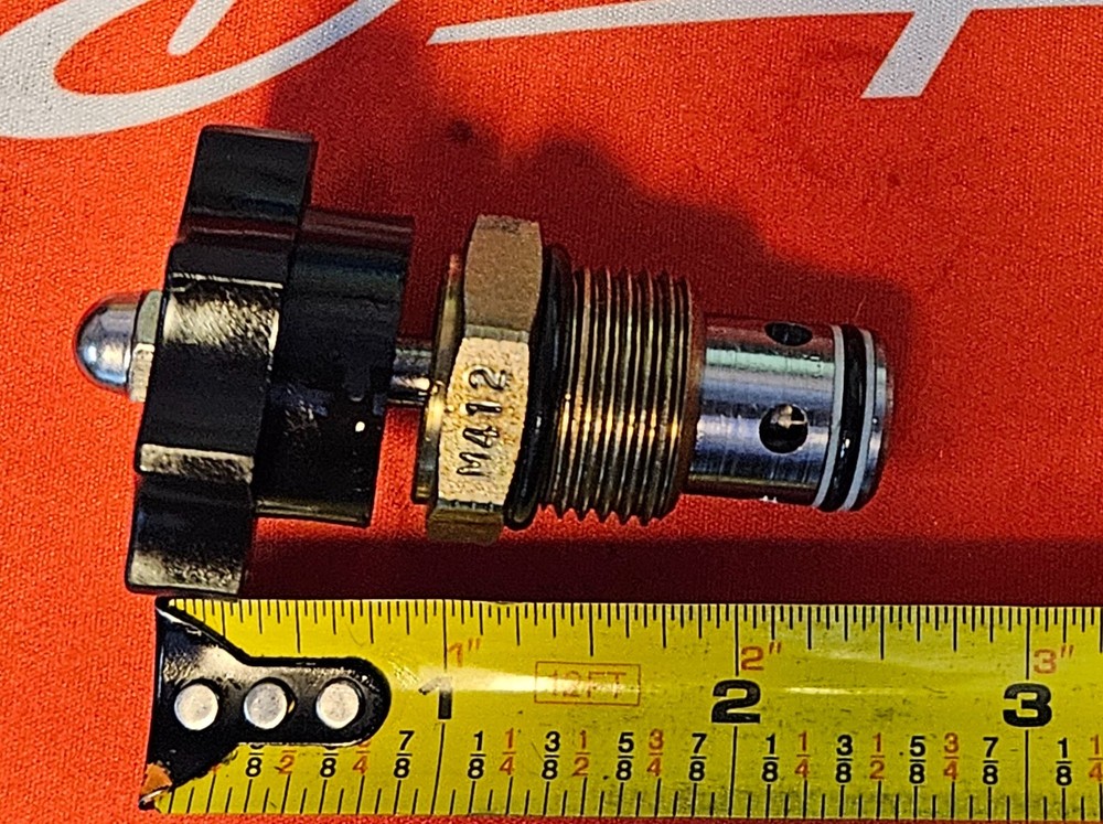 V1-10-0-0, VICKERS Knob Adjust Needle Valve, SAE 10