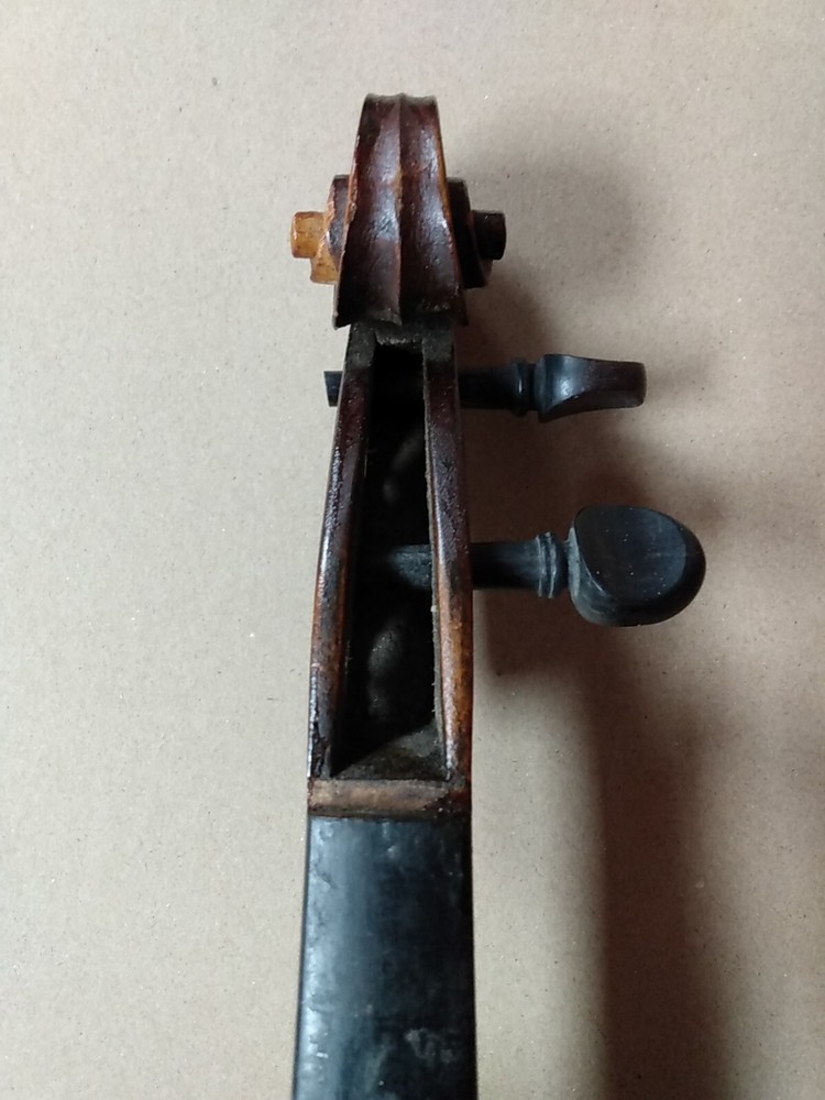 Fine Antique Saxon Violin