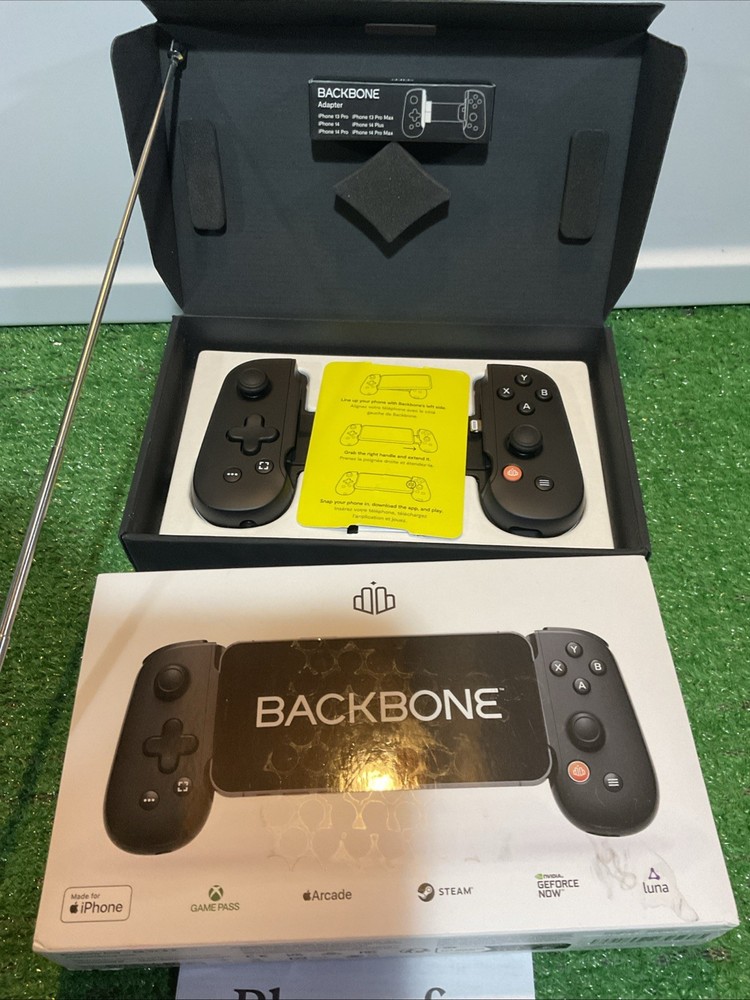 Backbone One Mobile Gaming Controller For iPhone Excellent Condition Plays Well