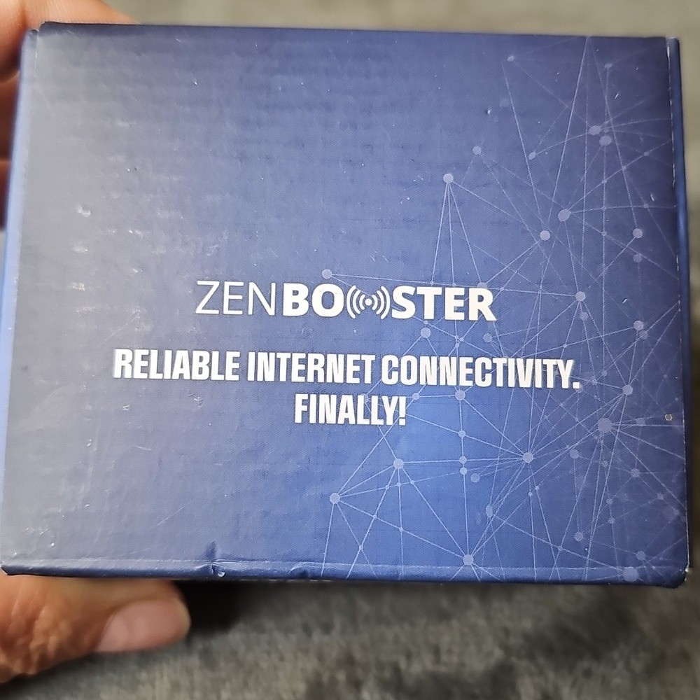 White WiFi Signal Amplifier