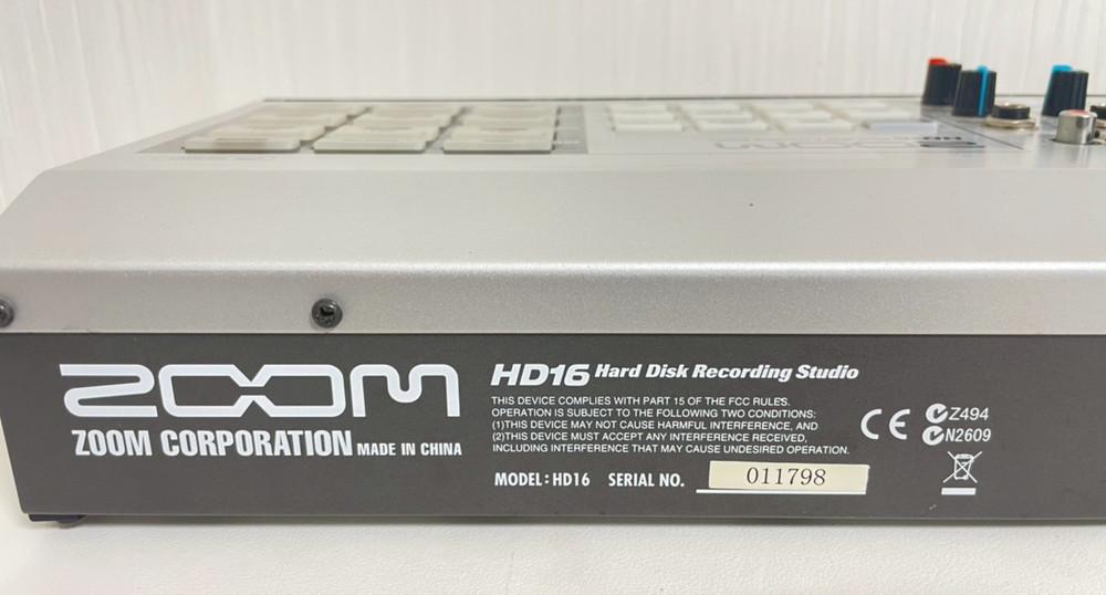 ZOOM HD16 16Track Digital Multitrack Recorder CD Burner Used Working