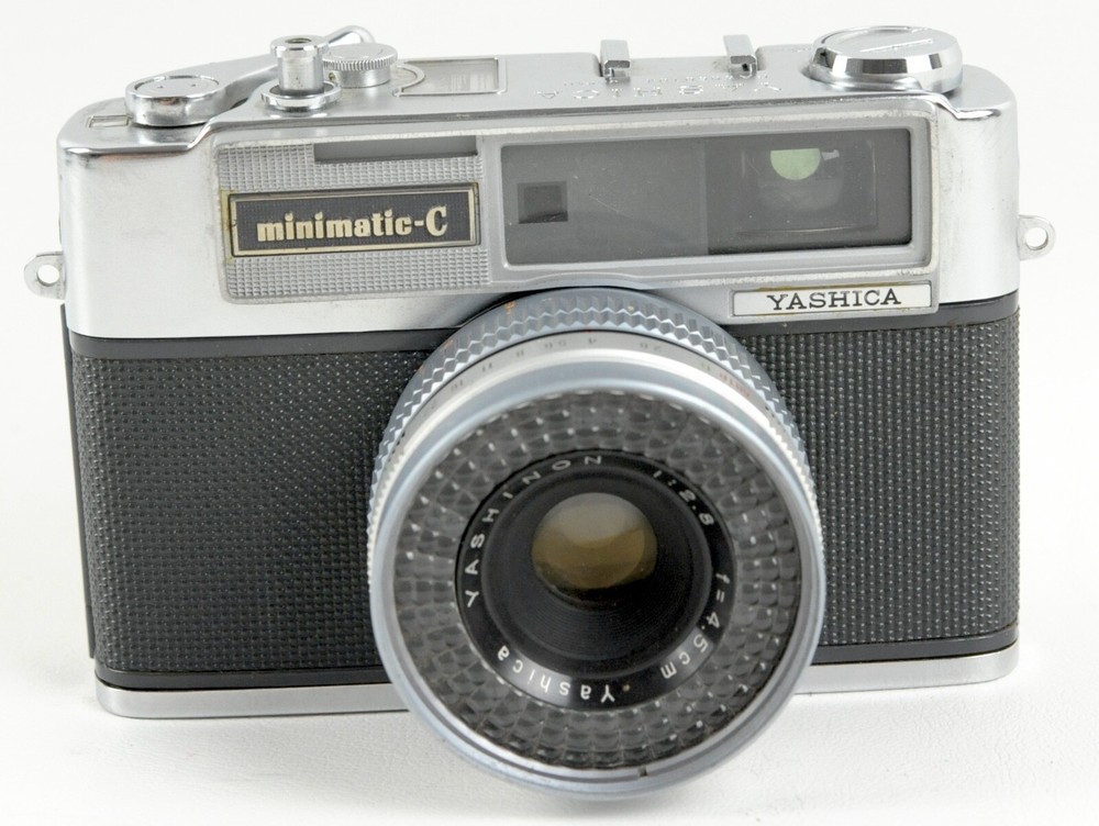 YASHICA MINIMATIC-C RANGEFINDER CAMERA