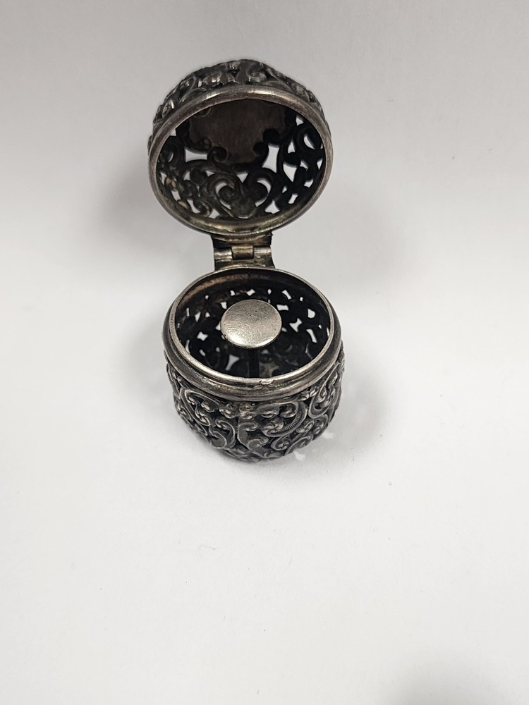 Antique Sterling Silver Thimble Case And Thimble #3264