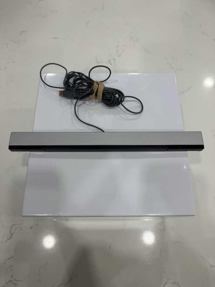 Nintendo RVL014 Original Wii Sensor Bar - Silver