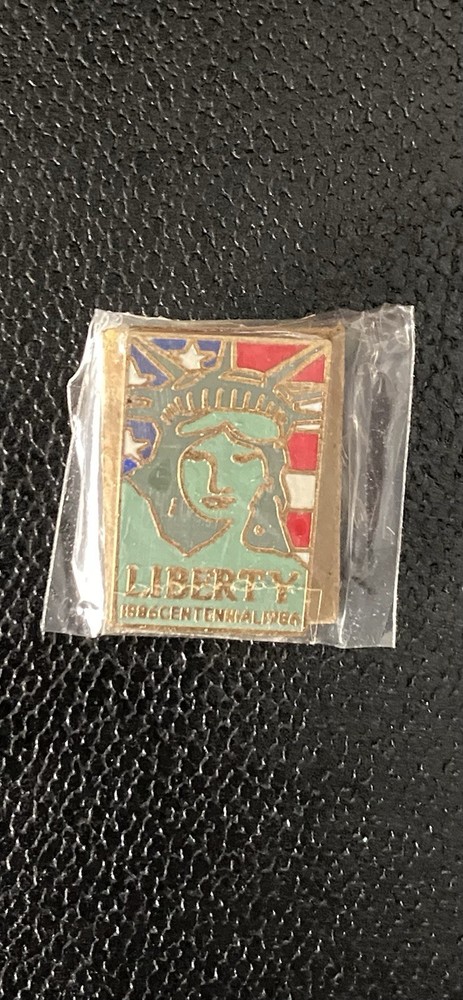 Lady Liberty Commemorative Centennial 1886-1986 Lapel Pin