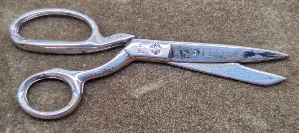 Gingher Mini Sewing Scissors Sterling Silver Brooch Pin West Germany