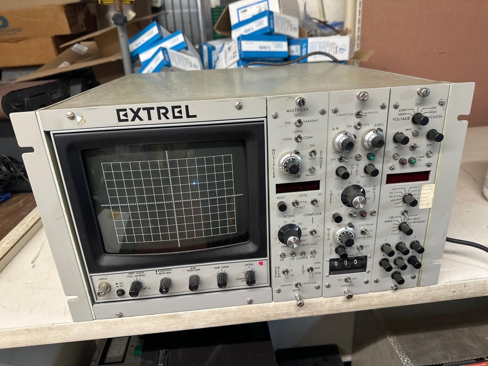 Extrel Oscillioscope 19" Rack Mount w/ plug-in modules