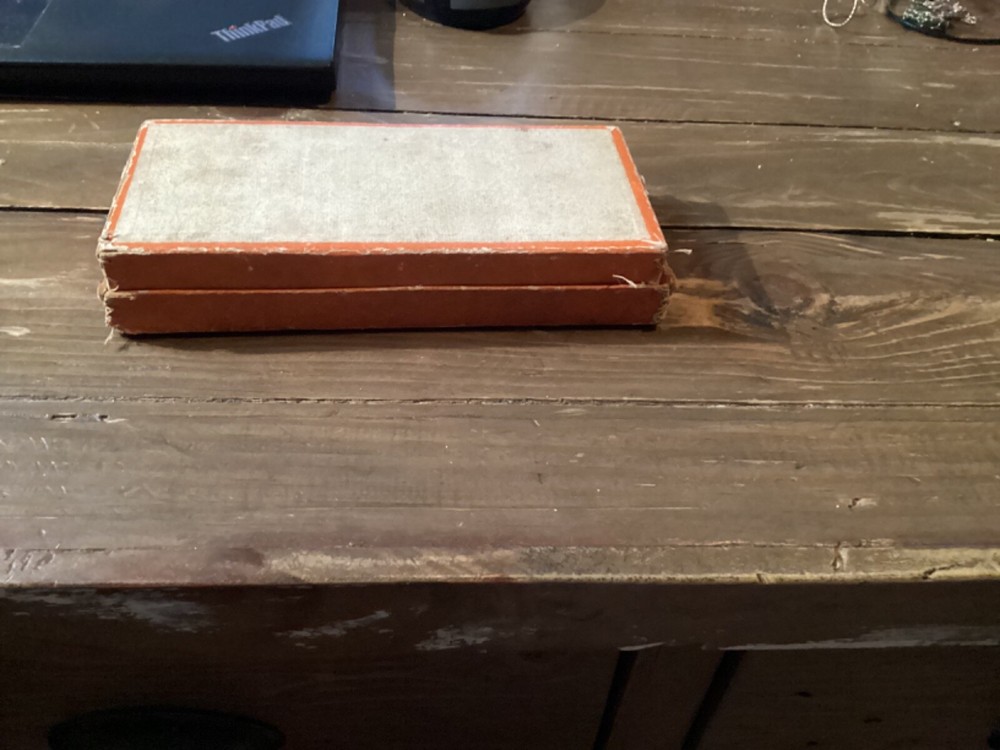 Early Wyoming Thread 200 Yard Thread Box