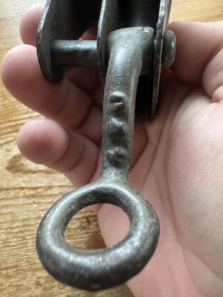 Vntg. Gem Double Pulley w/ Rope Break