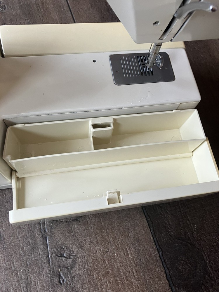 Untested Bernette 320 200 B Sewing Machine No Power Cord