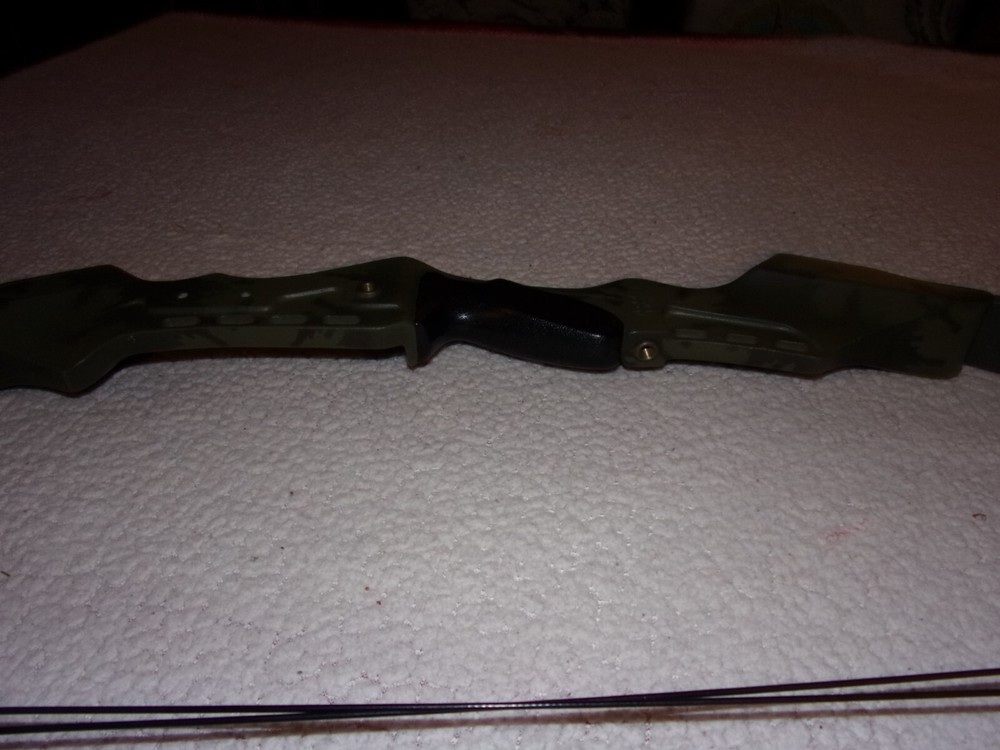 PSE Game Sport Pulsar Compound Bow