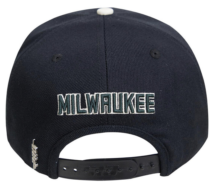MILWAUKEE BUCKS ROSES SNAPBACK HAT Pro standard