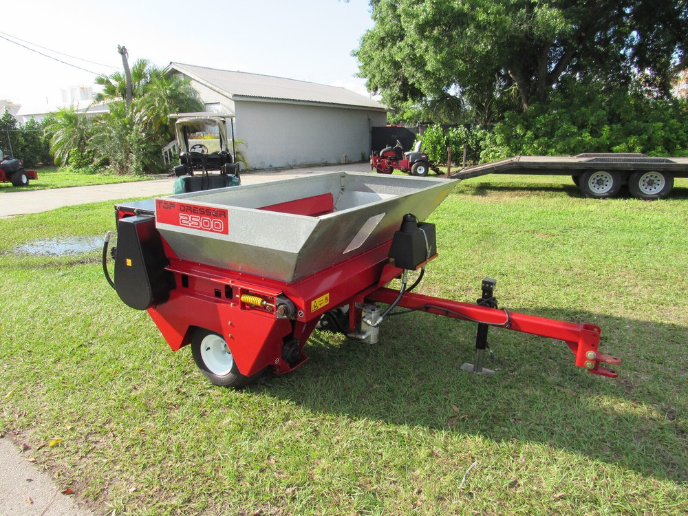 2017  Toro 2500 Top Dresser Self Contained  Sand Spreader Pull Type Model #44507