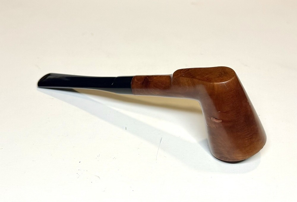 Elstnor Sitter Estate Smoking Pipe