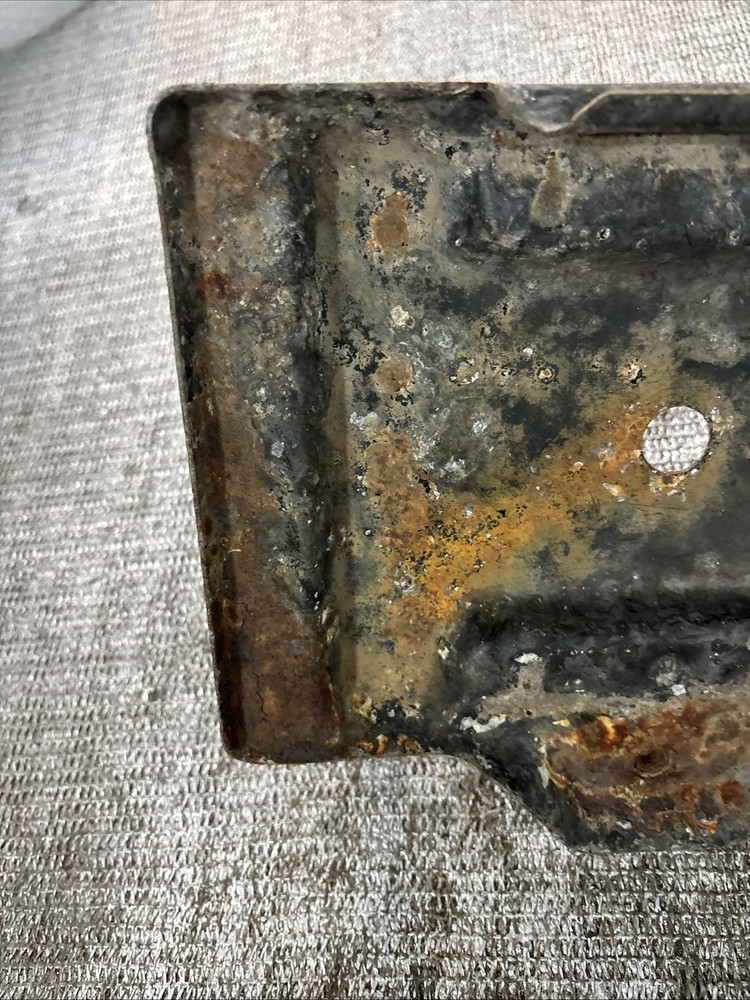 gmc sierra 3500 battery tray 2000