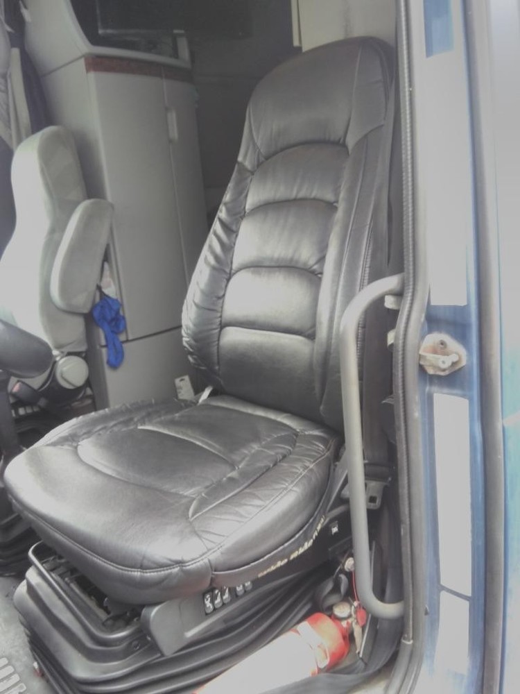 Replaces 2007 VOLVO VNL FRONT SEAT ,  FL