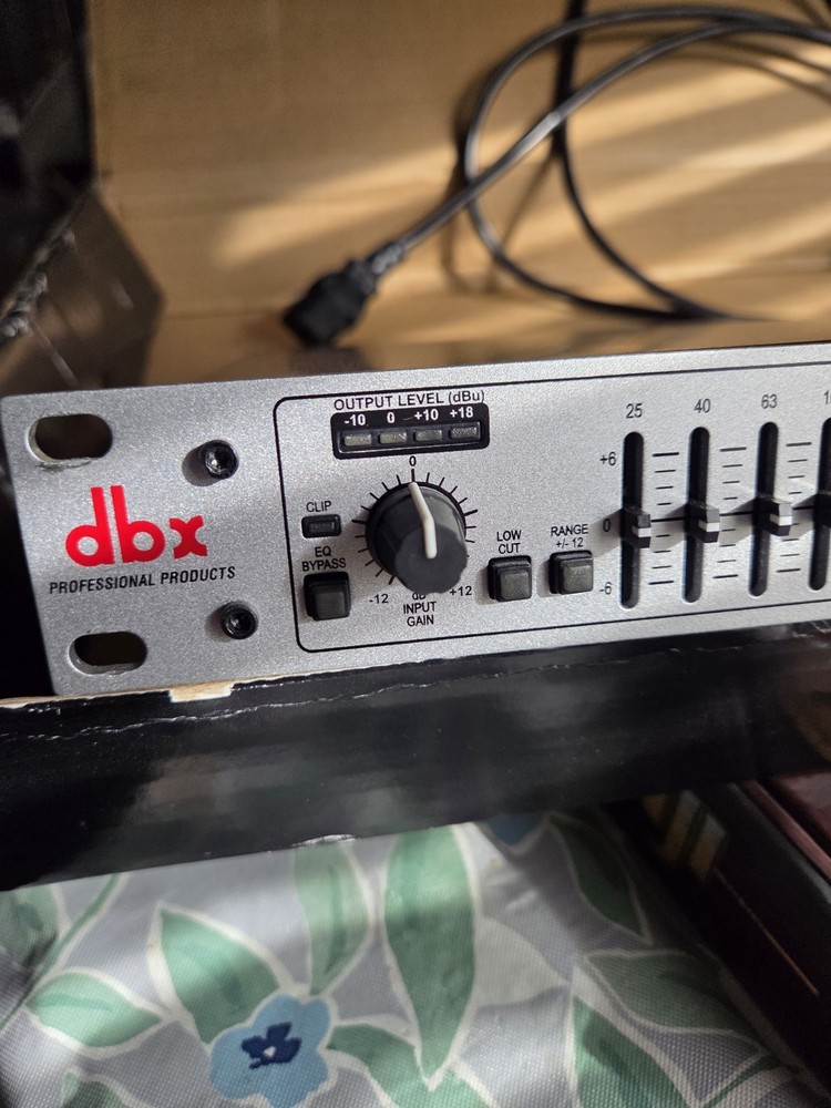 dbx 215s Dual 15 band graphic equalizer