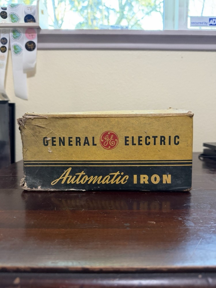 Vintage GE General Electric Automatic Iron Model 149F32 Original Box