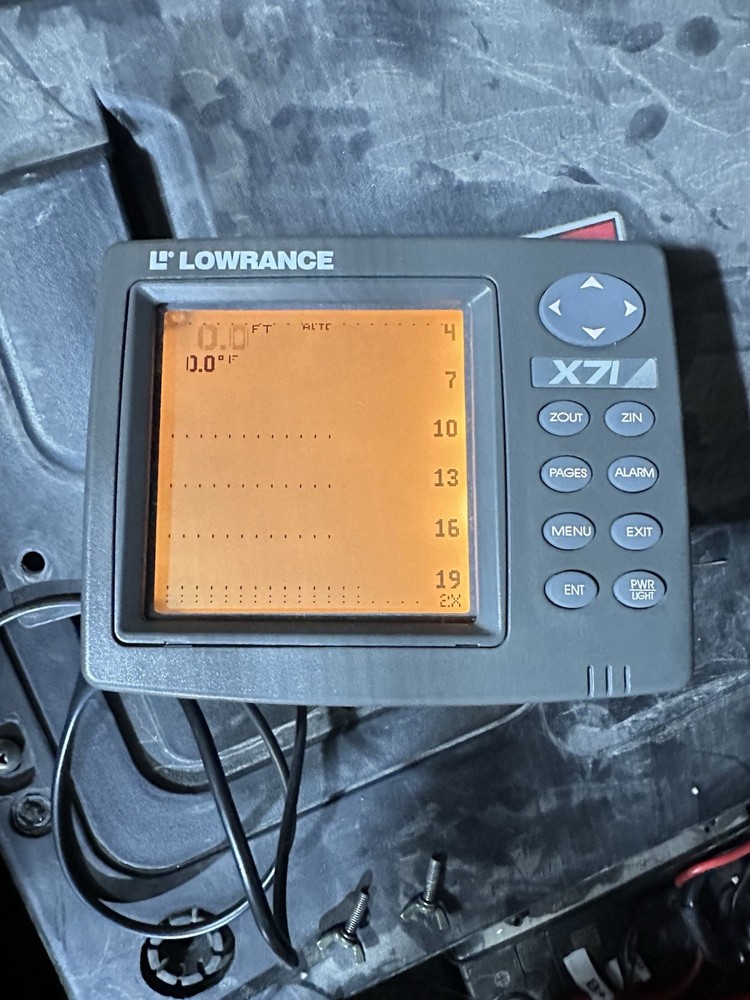 Lowrance X71 Head Unit / Cover - POWERS ON