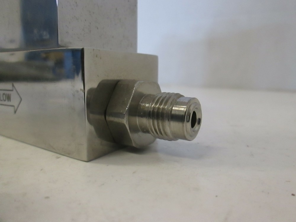 Unit UFC-2000, Mass Flow Controller MFC, N2, 20 SLPM, Used