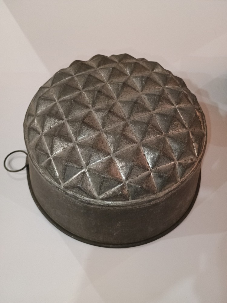 Vintage Baking Tin Pan With Raised Starburst Pattern