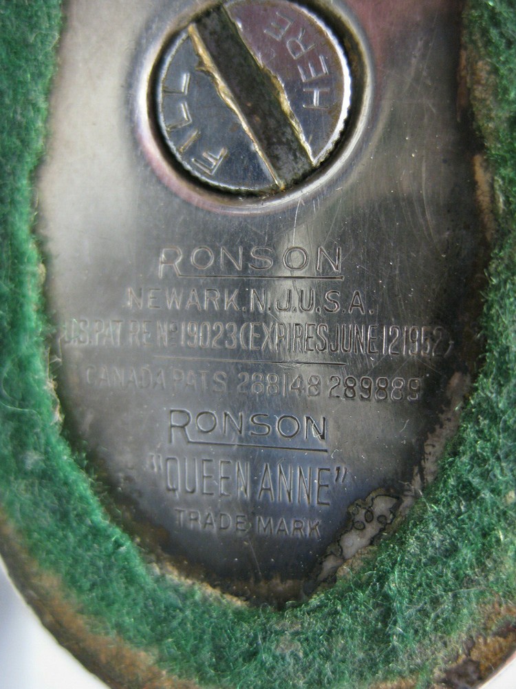 Vintage Ronson Queen Anne Table Lighter