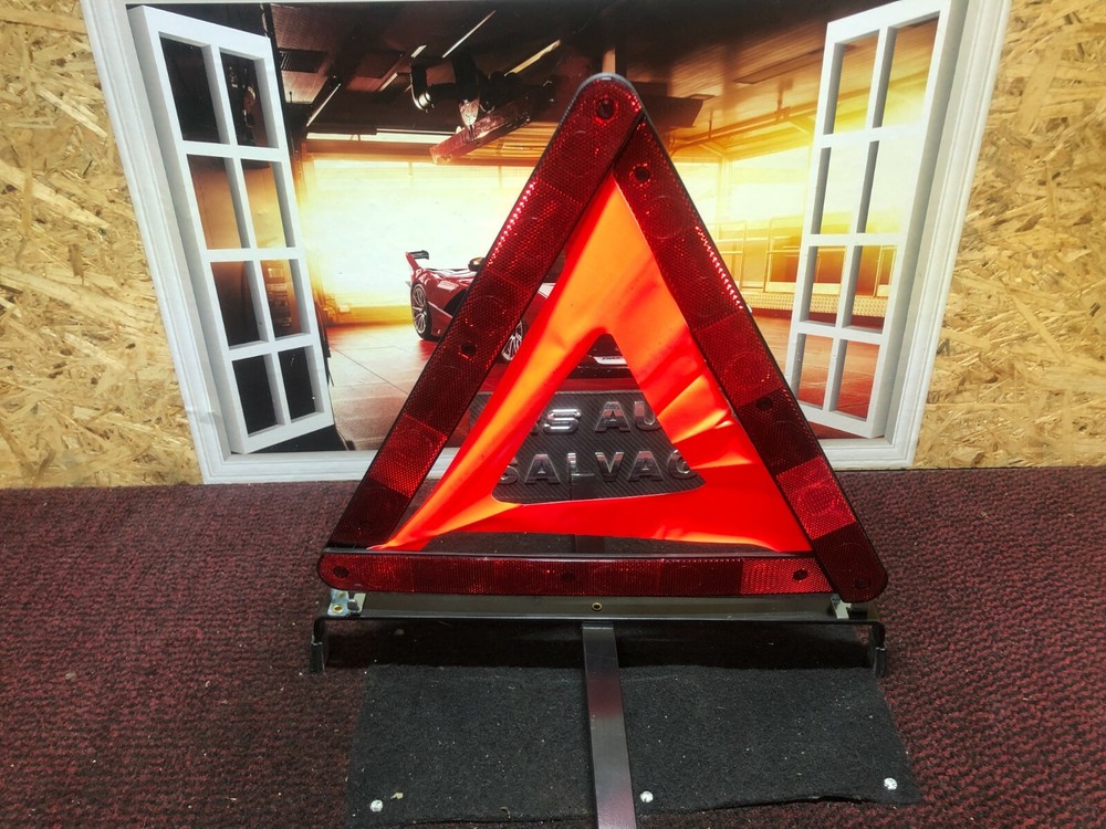 MERCEDES SLK 1998 CONVERTIBLE 2DR HAZARD WARNING TRIANGLE