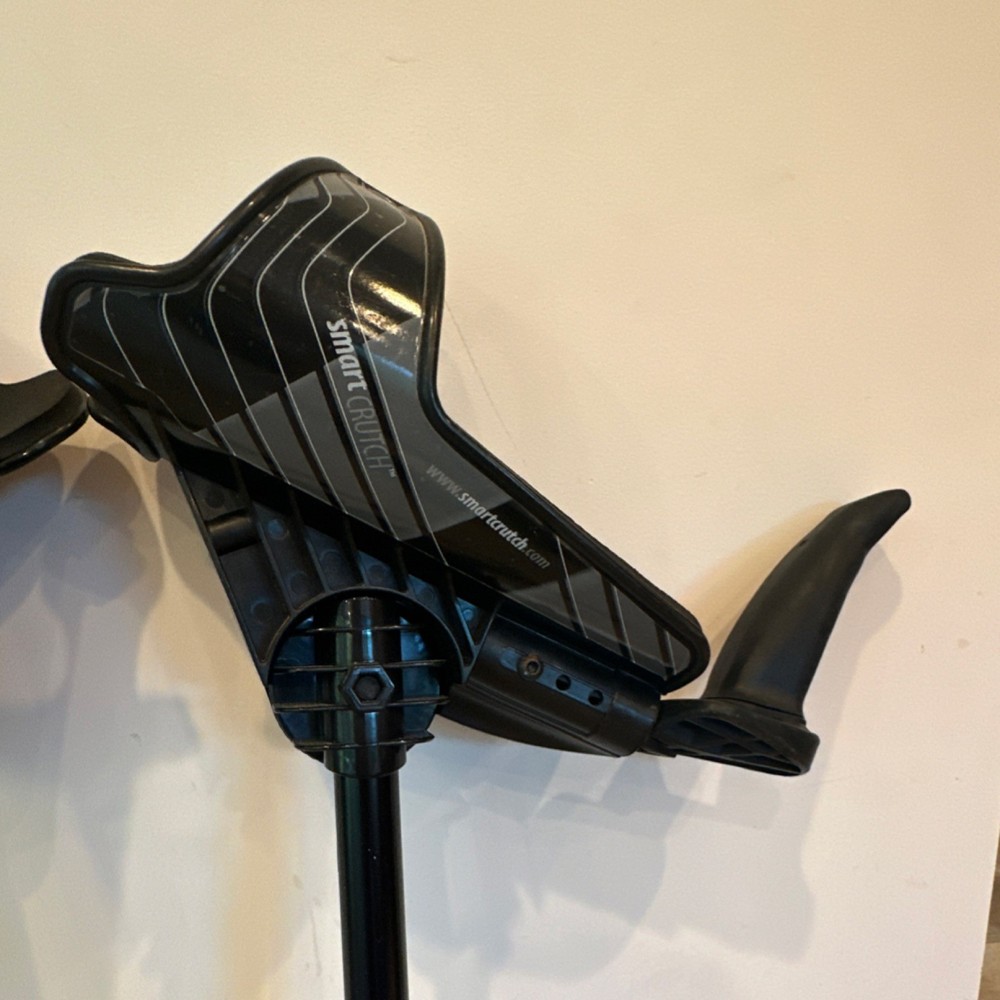 SmartCRUTCH HF Adjustable Forearm Crutches Black with Handgrip