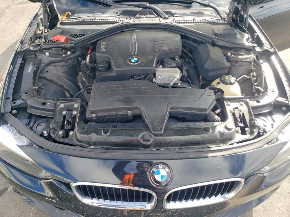 320I 2014 Glove Box 4994309