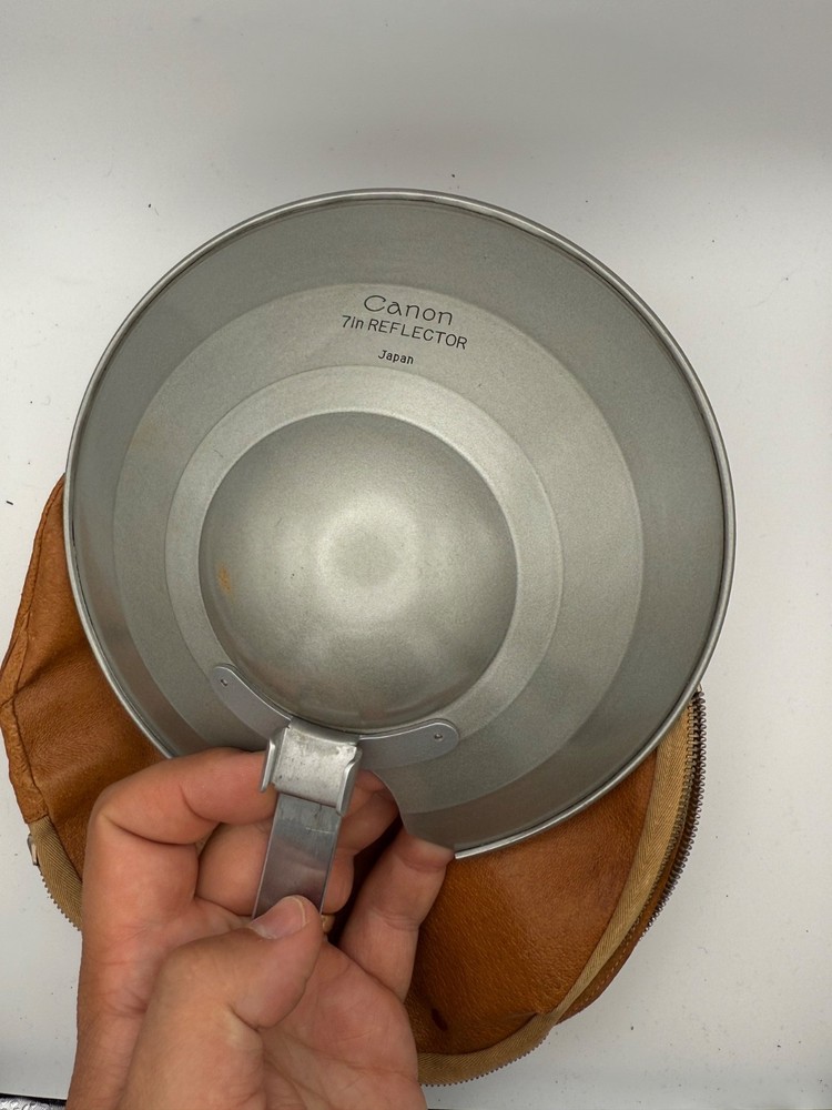 Canon 7 inch Reflector for Flash Units