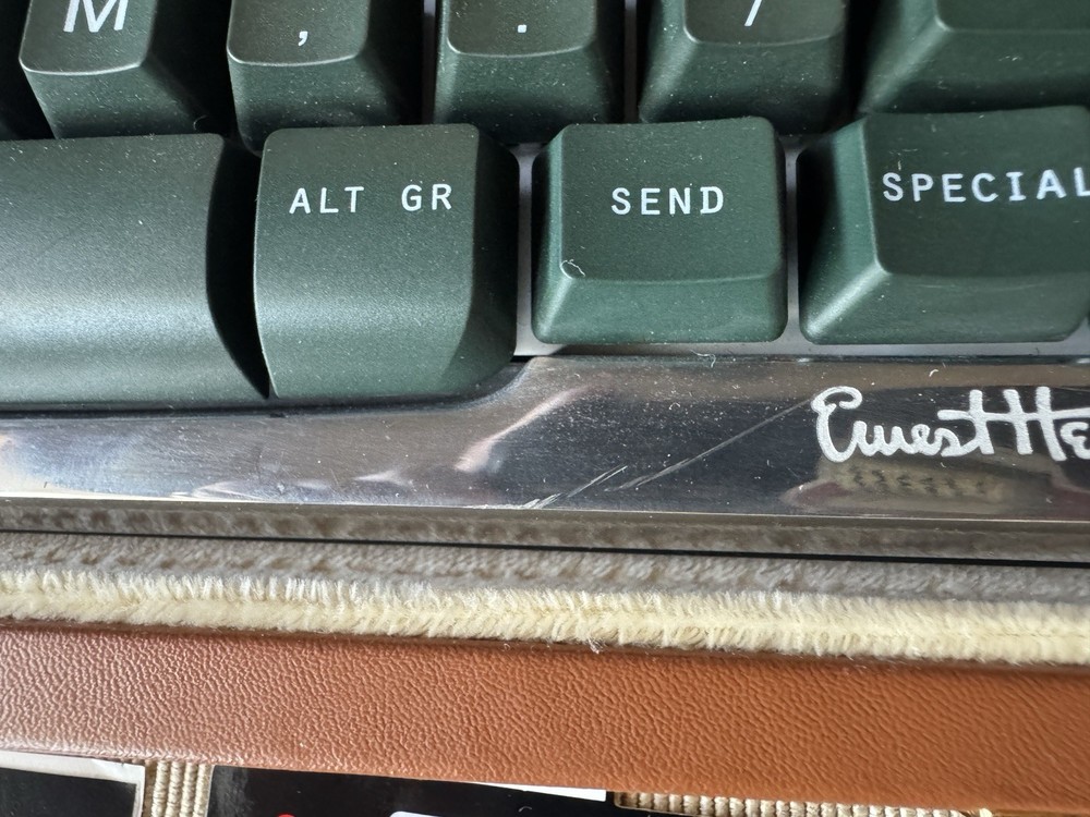 Freewrite Hemingway / Hemingwrite Portable Smart Typewriter