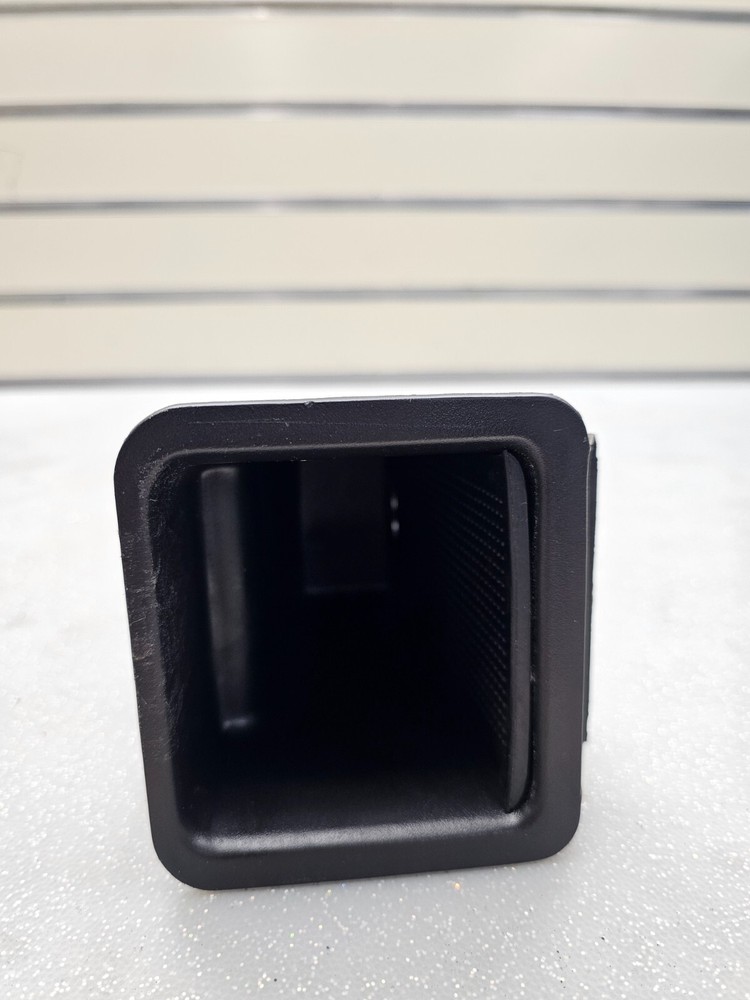 99-06 Silverado Sierra Front Dash Instrument Panel Cubby Bin Storage Compartment