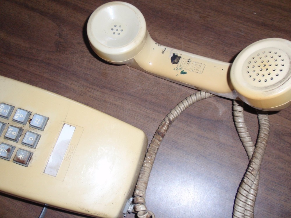 Vintage Yellow GTE Touch Tone Wall Phone - Untested