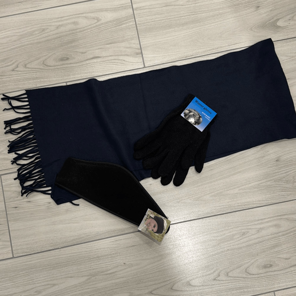 Scarf, gloves and headband bundle (3)