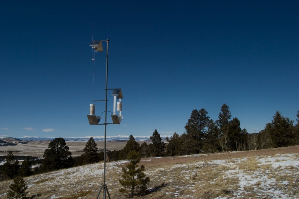 160-80eter isotron antenna Equivalent to a half wave Dipole.