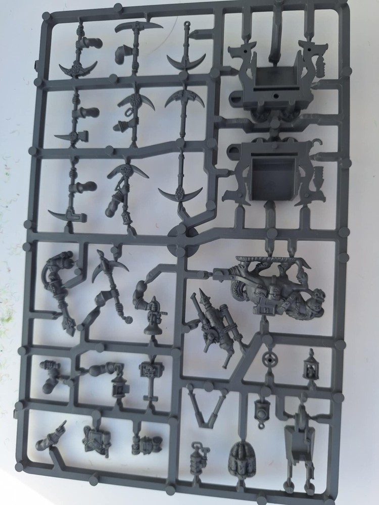 Warhammer Dwarf Miners Boxed, Plastic - opened