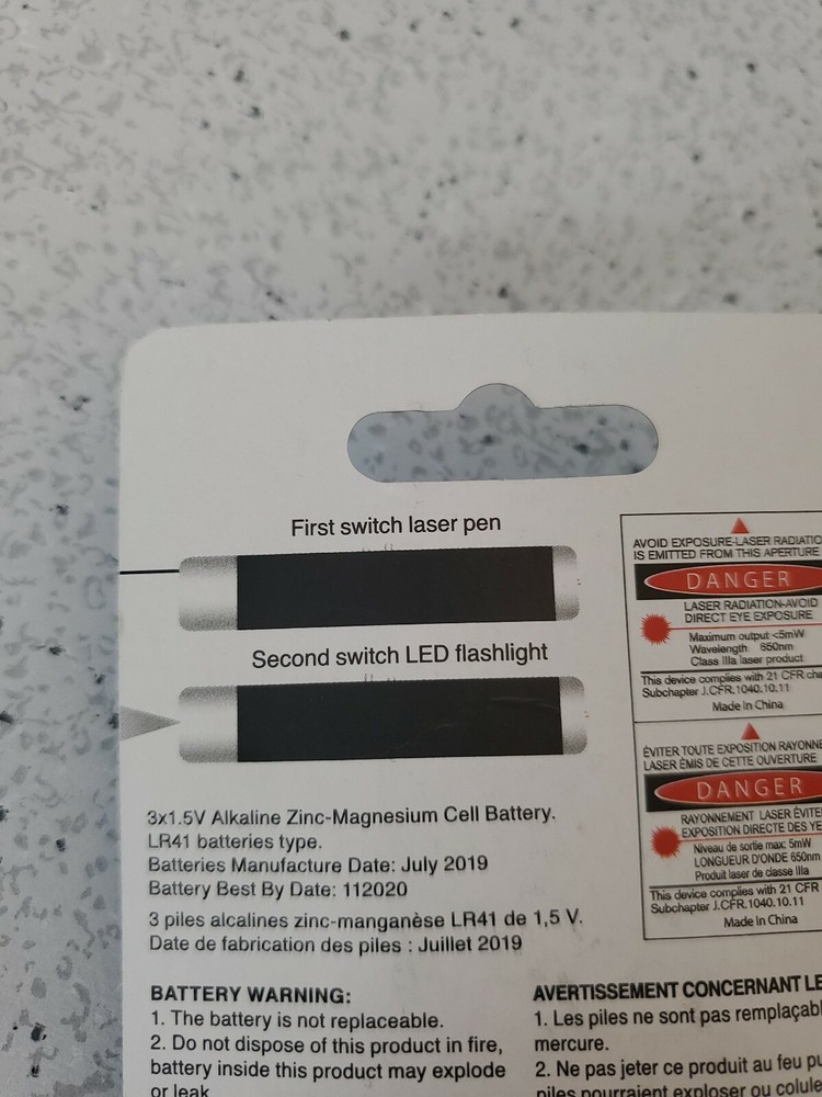 2-in-1 LED Laser Pointer - LED Flashlight - Key Chain - Gold