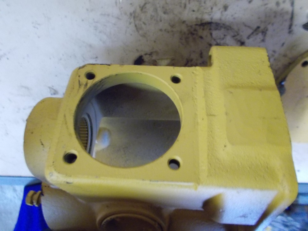 John Deere 1010 powershaft housing