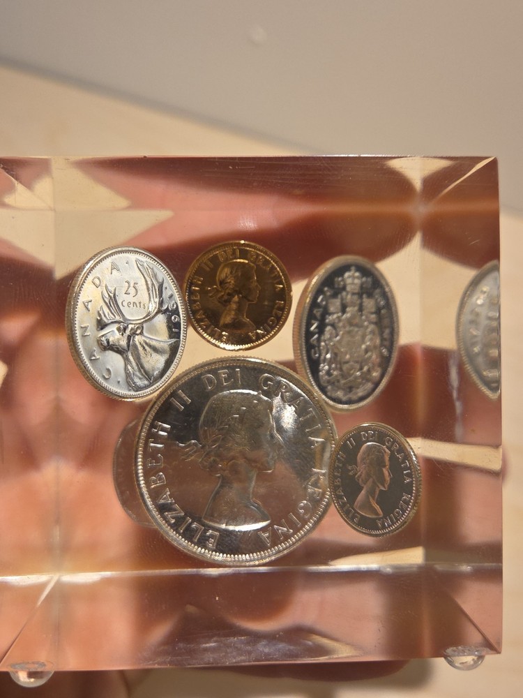Display Cube With 1961 Dollar, Half Dollar, Quarter, Dime And Cent Canada, Ms...