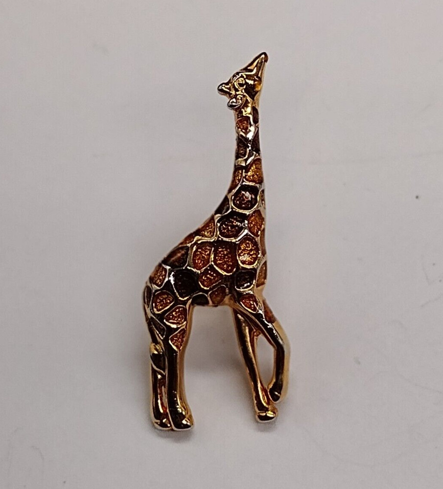 Giraffe Figure Small Tack Pin