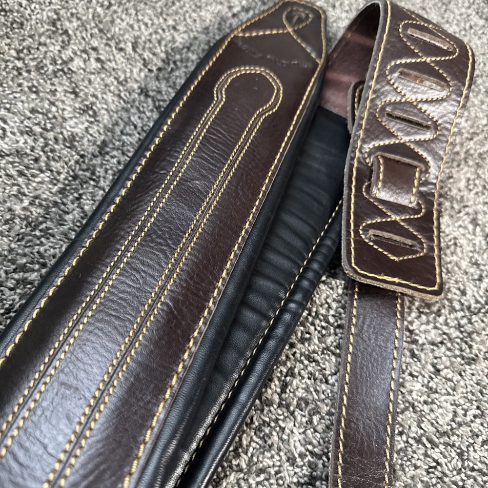 Walker & Williams Padded Guitar Strap