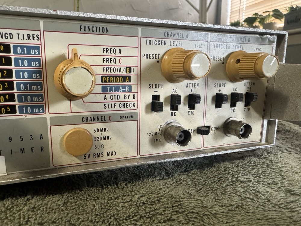 FLUKE 1953A COUNTER TIMER - NO TESTED