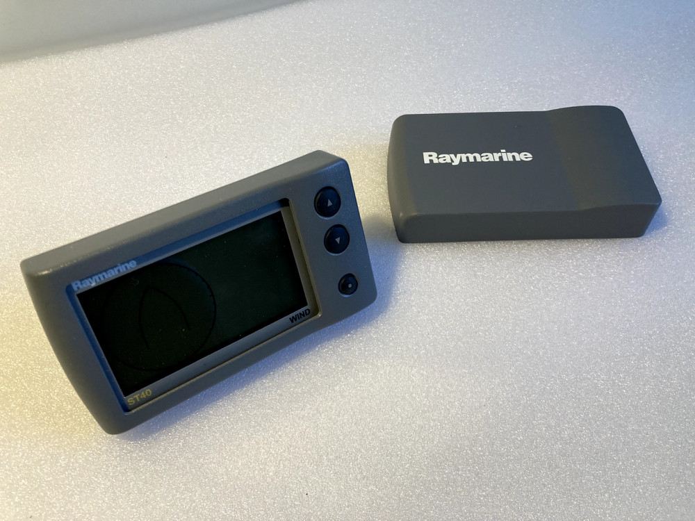 Raymarine ST40 E22047 Wind System Speed & Direction Sensor Display - EXCELLENT