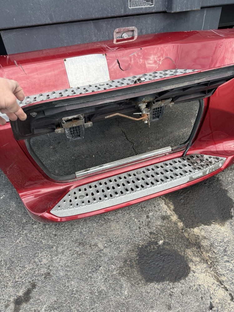 2020 PETERBILT 579 LEFT/ DRIVER SIDE CAB STEP FAIRING A33-1163