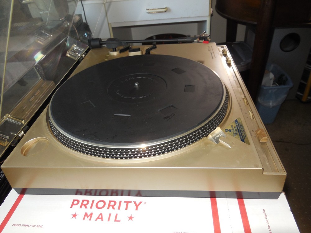 MARANTZ TT2020 VINTAGE TURNTABLE