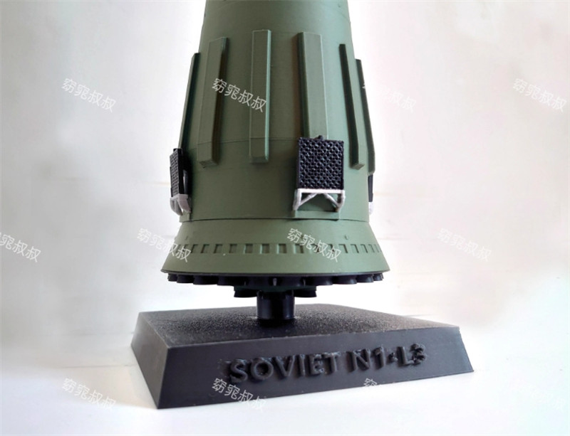 1/400 CCCP Lunar Launch Program N1 Heavy Carrier Rocket Static Model Finished