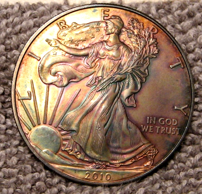 2010 AMERICAN SILVER EAGLE ( WONDERFUL GIFT }