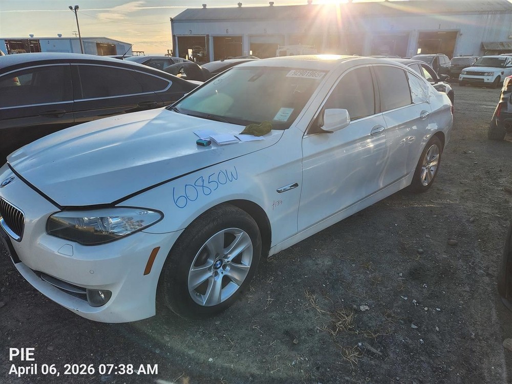 LEFT FRONT SPINDLE KNUCKLE OEM 11-16 BMW 528I