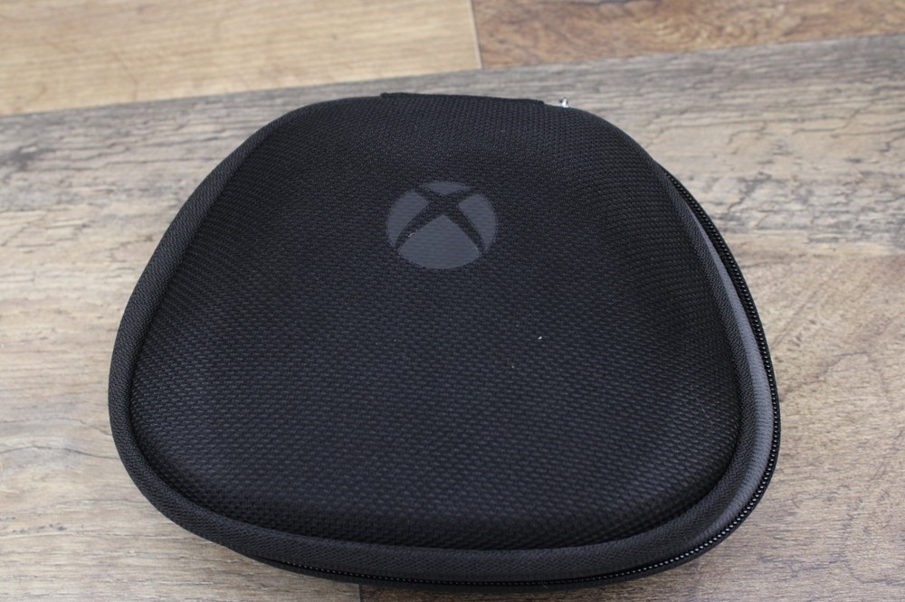 Xbox One Elite Series 2 Wireless Controller Black Case and Acc (NO CONTROLLER)