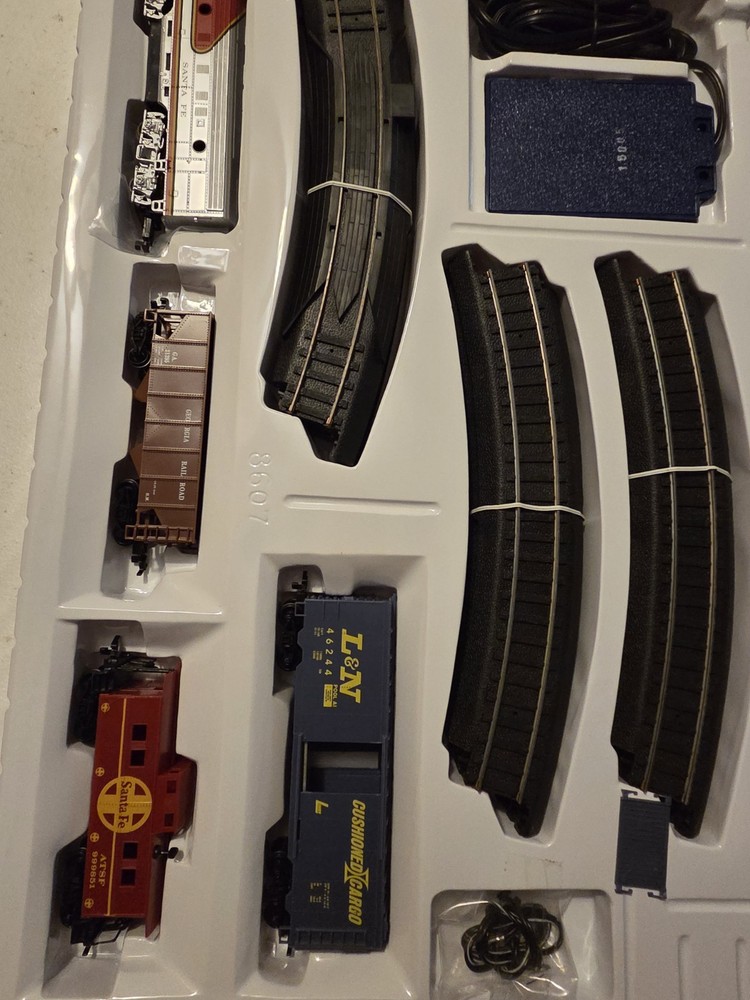 Vintage Branch Line Complete Electronic Ho Scale Train Set